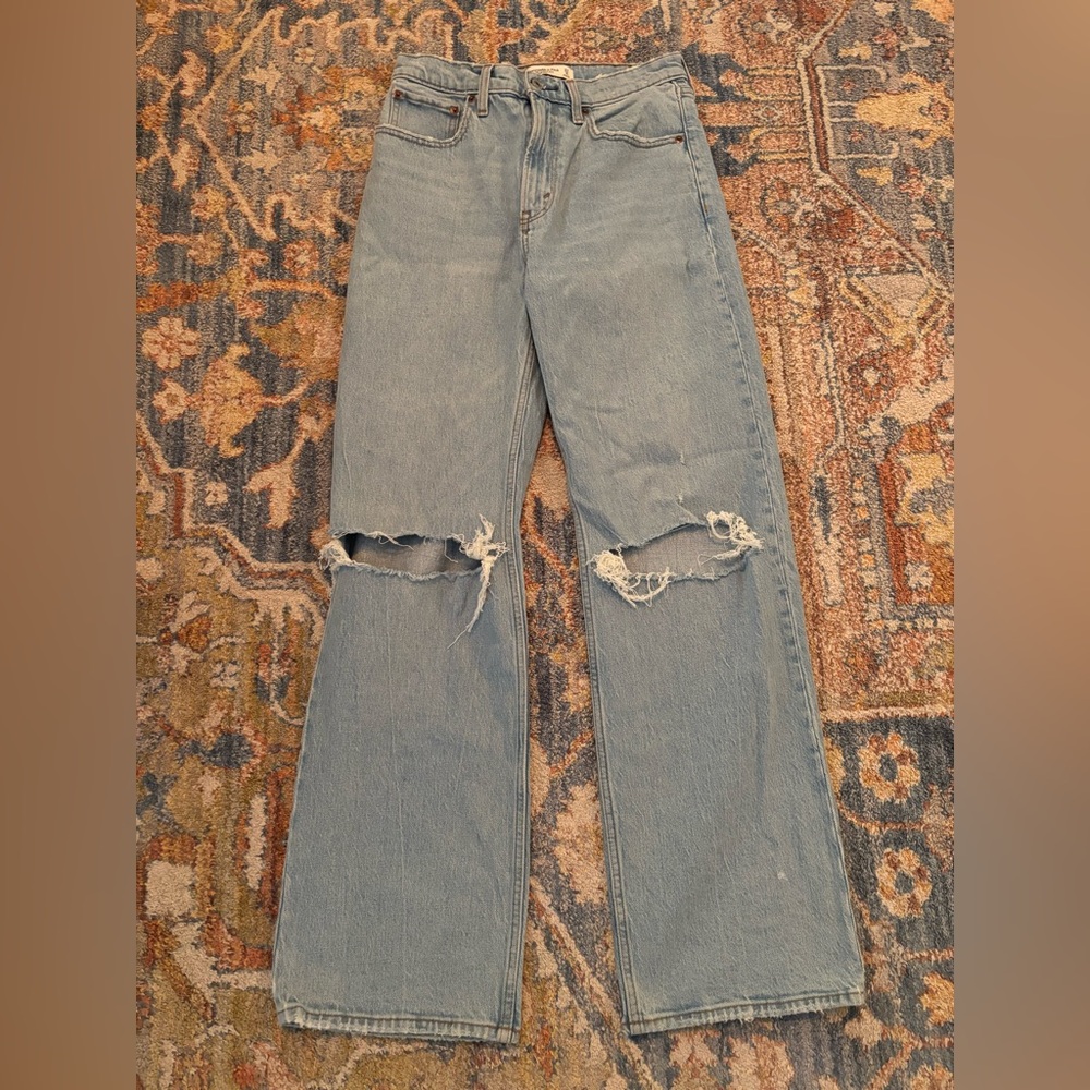 Abercrombie & Fitch 90s high rise relaxed distressed jeans